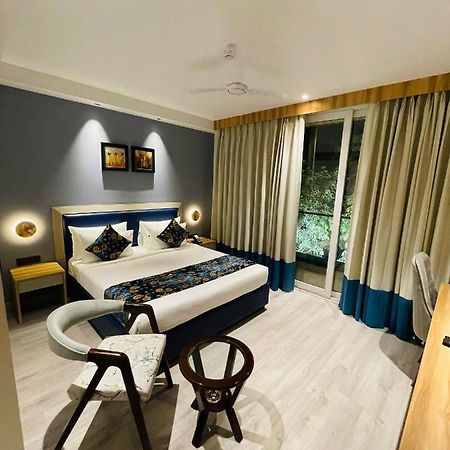 Hotel Malbork Inn @ Janakpuri Дели Экстерьер фото