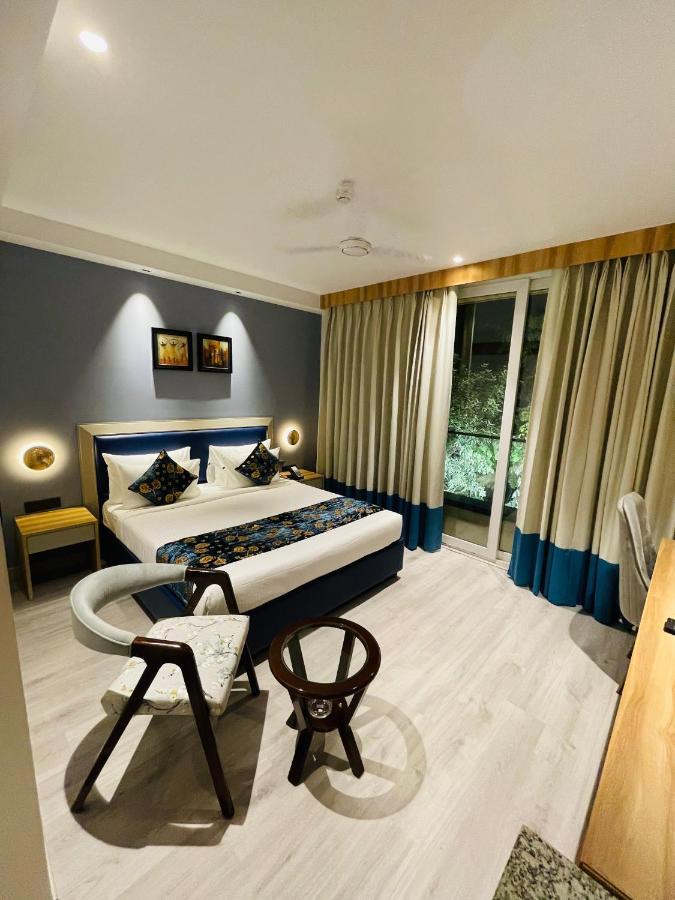 Hotel Malbork Inn @ Janakpuri Дели Экстерьер фото
