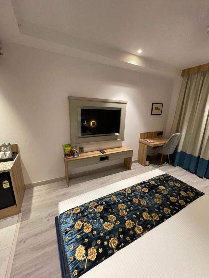 Hotel Malbork Inn @ Janakpuri Дели Экстерьер фото